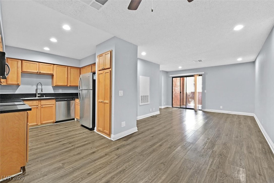 Las Vegas, Nevada 89128, United States, 3 Bedrooms Bedrooms, ,2 BathroomsBathrooms,Residential,Active,184693