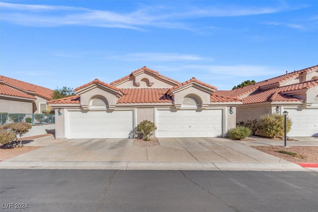 7814 Ravenhollow Lane, Las Vegas, Nevada image 2