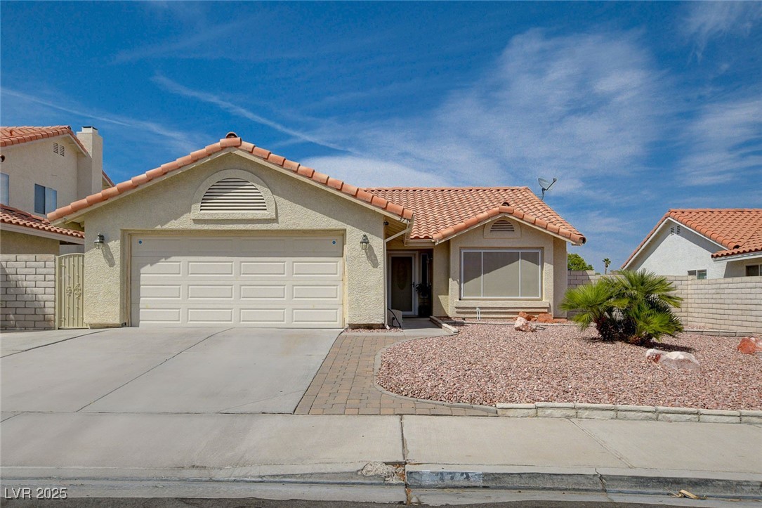 373 Bradford Drive, Henderson, Nevada image 3