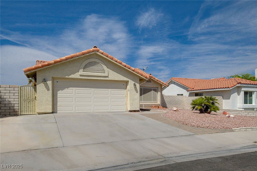 373 Bradford Drive, Henderson, Nevada image 4