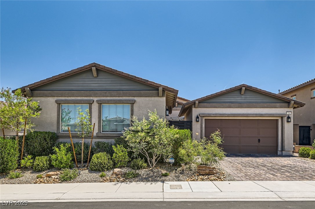 Properties 1 704 Webber Park Street