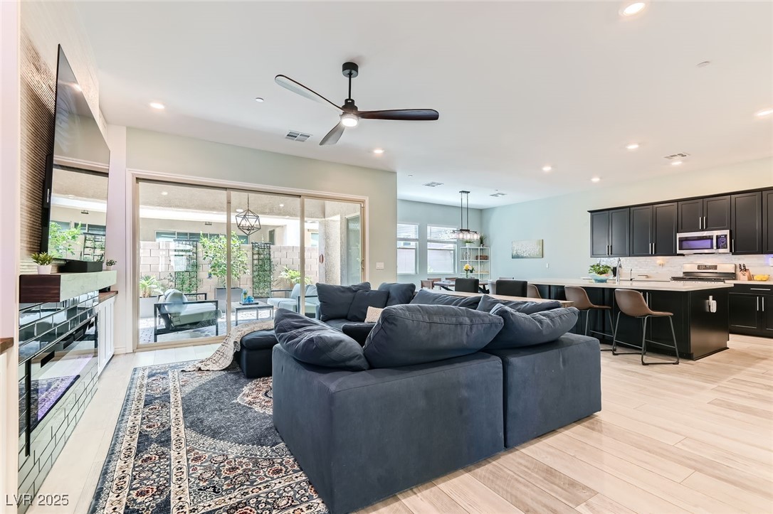 Properties 3 704 Webber Park Street