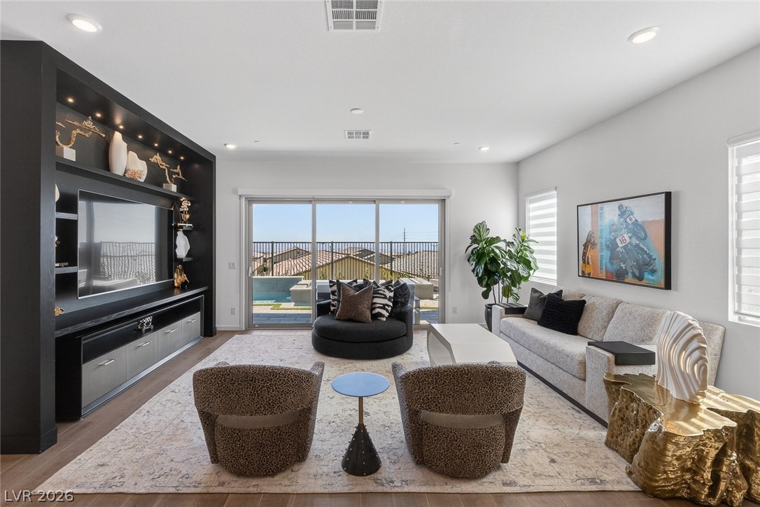 108 Southern Peach Street