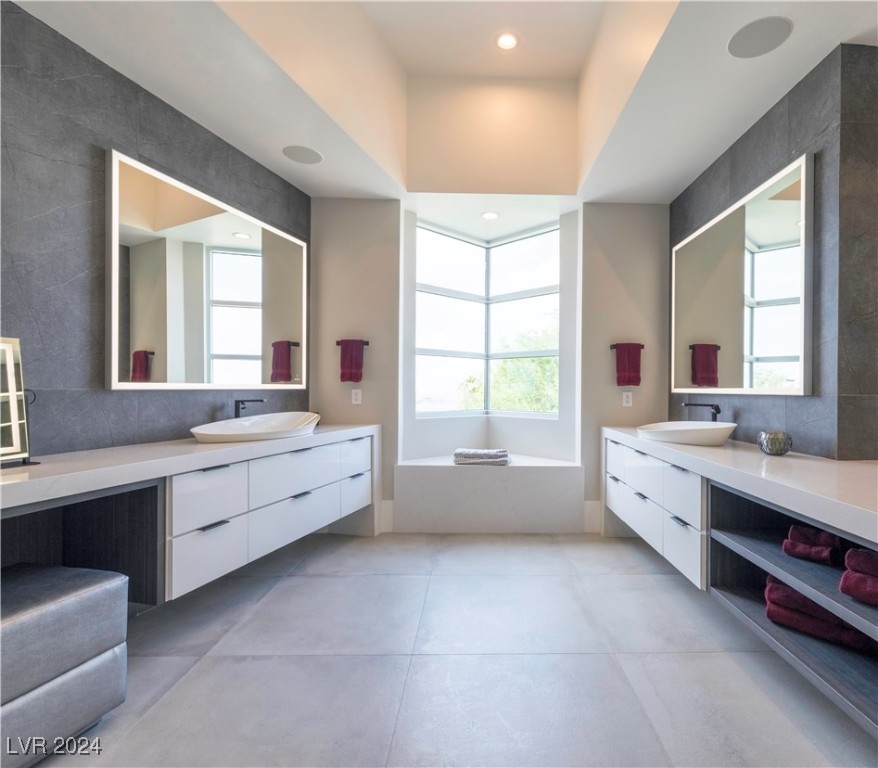 Henderson, Nevada 89012, United States, 5 Bedrooms Bedrooms, ,6 BathroomsBathrooms,Residential,Active,27337