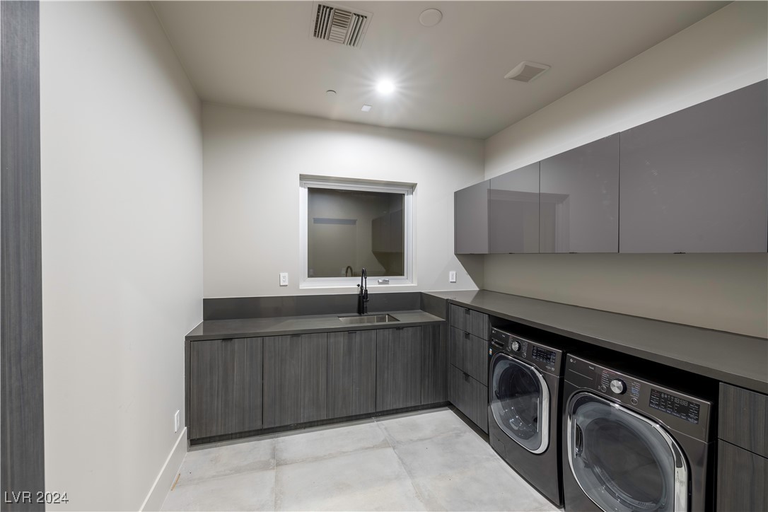 Henderson, Nevada 89012, United States, 5 Bedrooms Bedrooms, ,6 BathroomsBathrooms,Residential,Active,27337