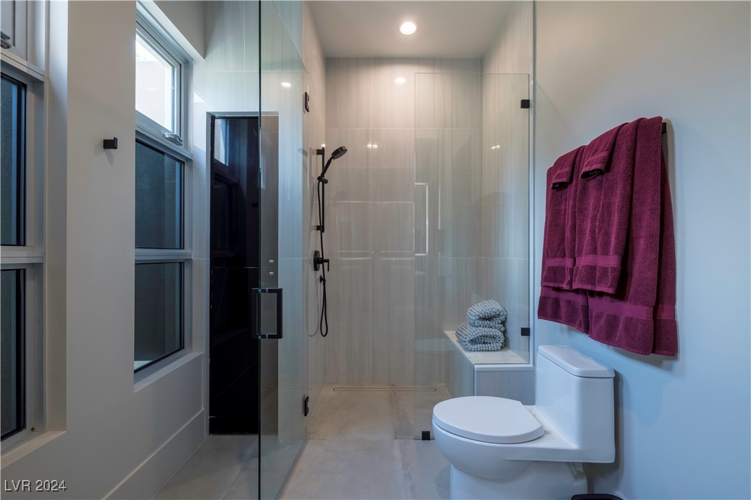 Henderson, Nevada 89012, United States, 5 Bedrooms Bedrooms, ,6 BathroomsBathrooms,Residential,Active,27337