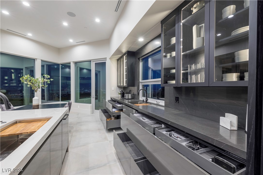 Henderson, Nevada 89012, United States, 5 Bedrooms Bedrooms, ,6 BathroomsBathrooms,Residential,Active,27337