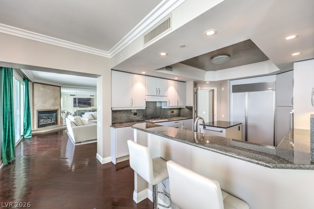 2747 Paradise Road 1601