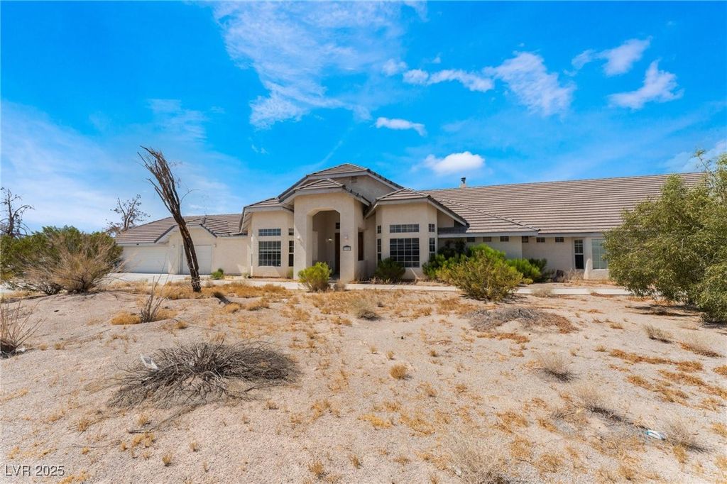 Photo of 7720 W Agate Avenue, Las Vegas, NV 89113 (MLS # 2695904)