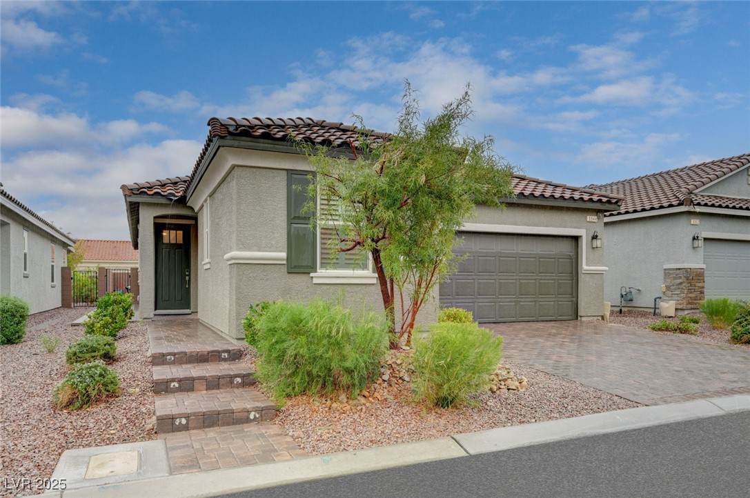 5944 Bruselas Street