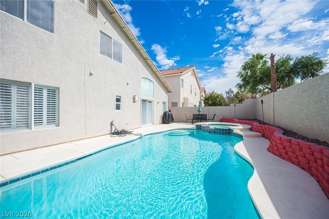917 Scarlet Haze Avenue