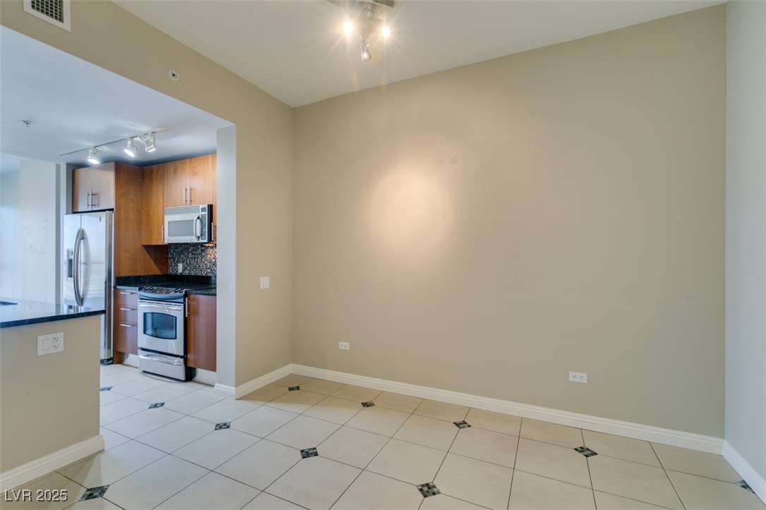 200 W Sahara Avenue 2110