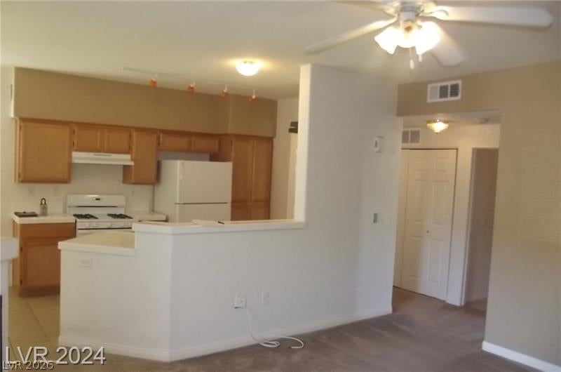 1050 E Cactus Avenue 1098