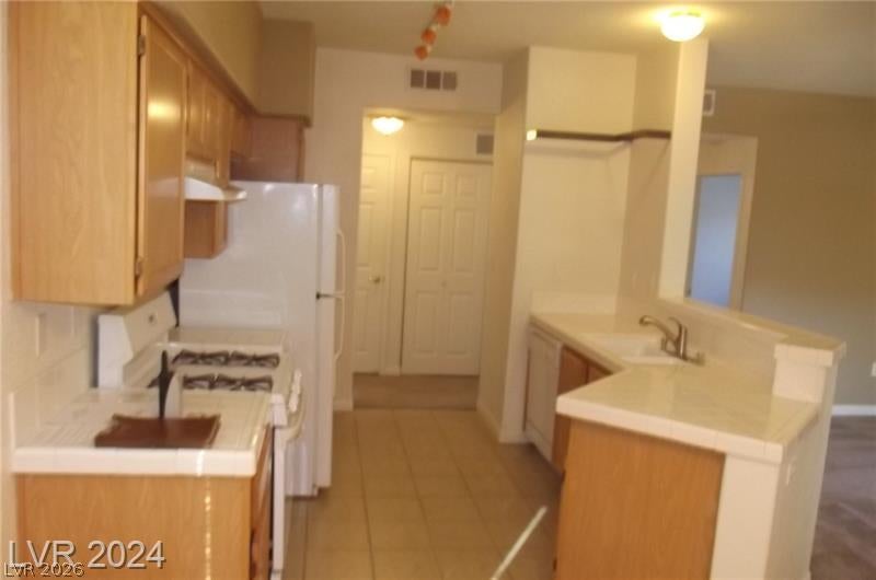 1050 E Cactus Avenue 1098