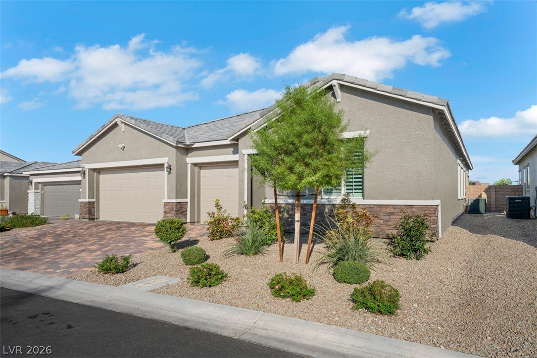 5032 Tranquil View Street