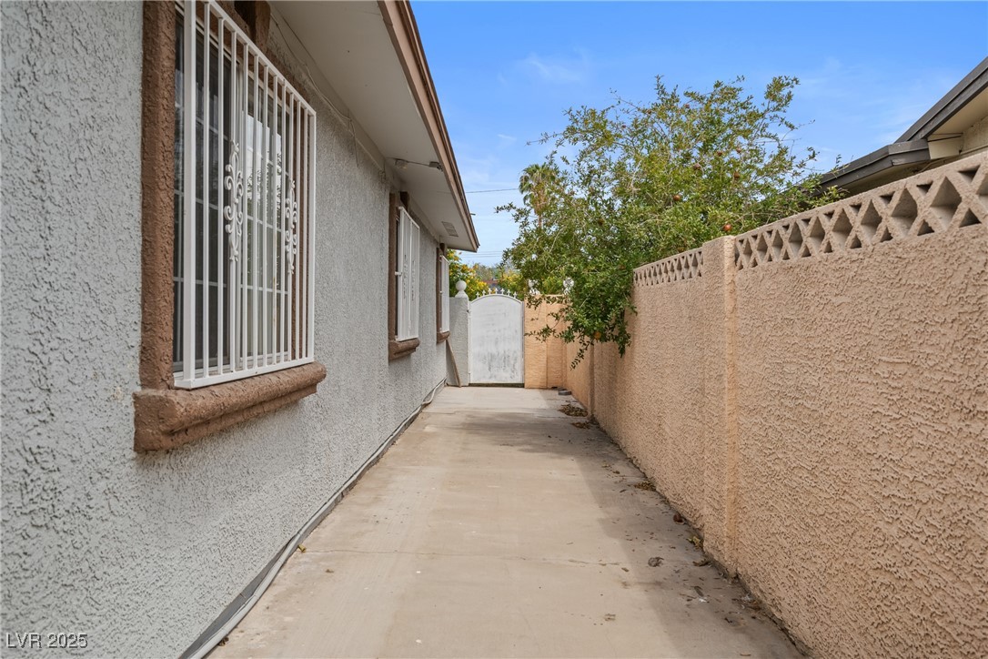 Las Vegas, Nevada 89107, United States, 4 Bedrooms Bedrooms, ,2 BathroomsBathrooms,Residential,Pending,203667