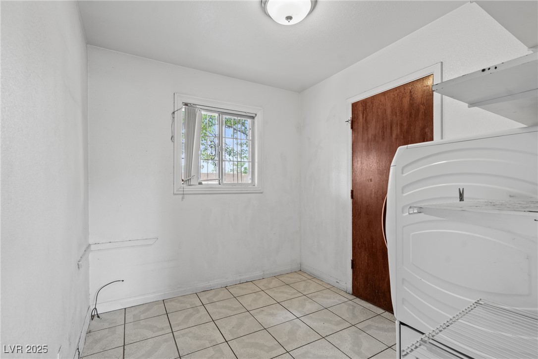 Las Vegas, Nevada 89107, United States, 4 Bedrooms Bedrooms, ,2 BathroomsBathrooms,Residential,Pending,203667