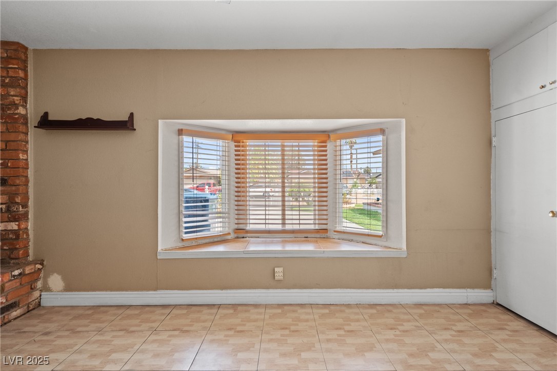 Las Vegas, Nevada 89107, United States, 4 Bedrooms Bedrooms, ,2 BathroomsBathrooms,Residential,Pending,203667