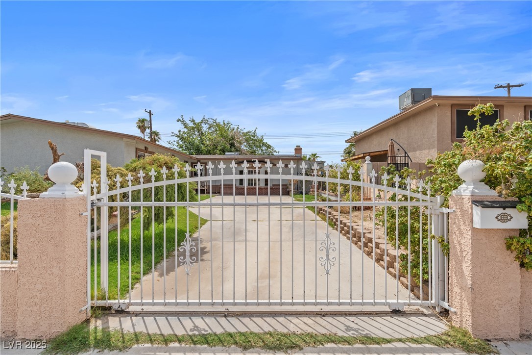 Las Vegas, Nevada 89107, United States, 4 Bedrooms Bedrooms, ,2 BathroomsBathrooms,Residential,Pending,203667