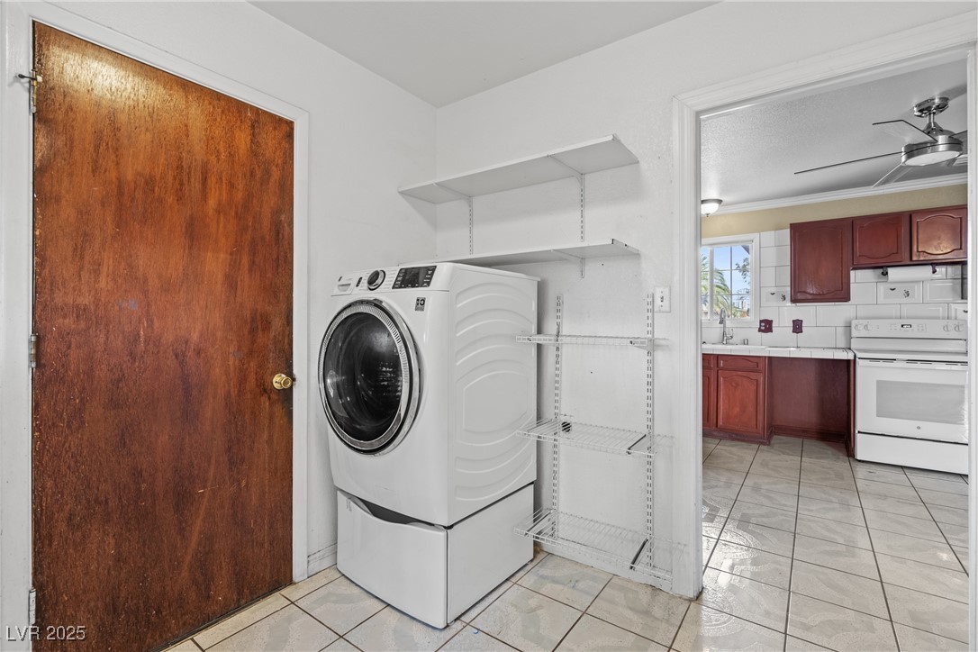 Las Vegas, Nevada 89107, United States, 4 Bedrooms Bedrooms, ,2 BathroomsBathrooms,Residential,Pending,203667