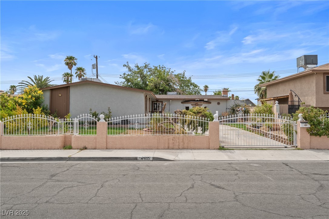 Las Vegas, Nevada 89107, United States, 4 Bedrooms Bedrooms, ,2 BathroomsBathrooms,Residential,Pending,203667