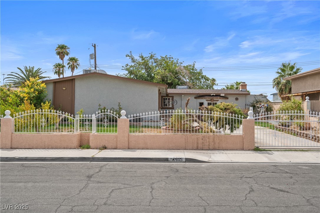 Las Vegas, Nevada 89107, United States, 4 Bedrooms Bedrooms, ,2 BathroomsBathrooms,Residential,Pending,203667