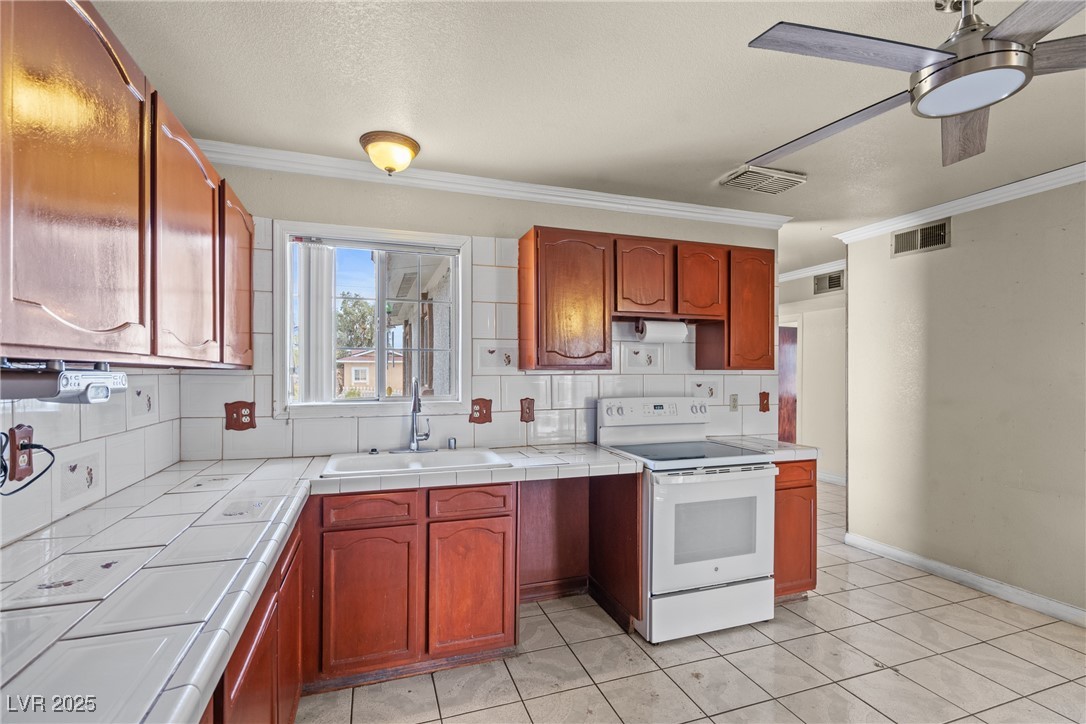 Las Vegas, Nevada 89107, United States, 4 Bedrooms Bedrooms, ,2 BathroomsBathrooms,Residential,Pending,203667