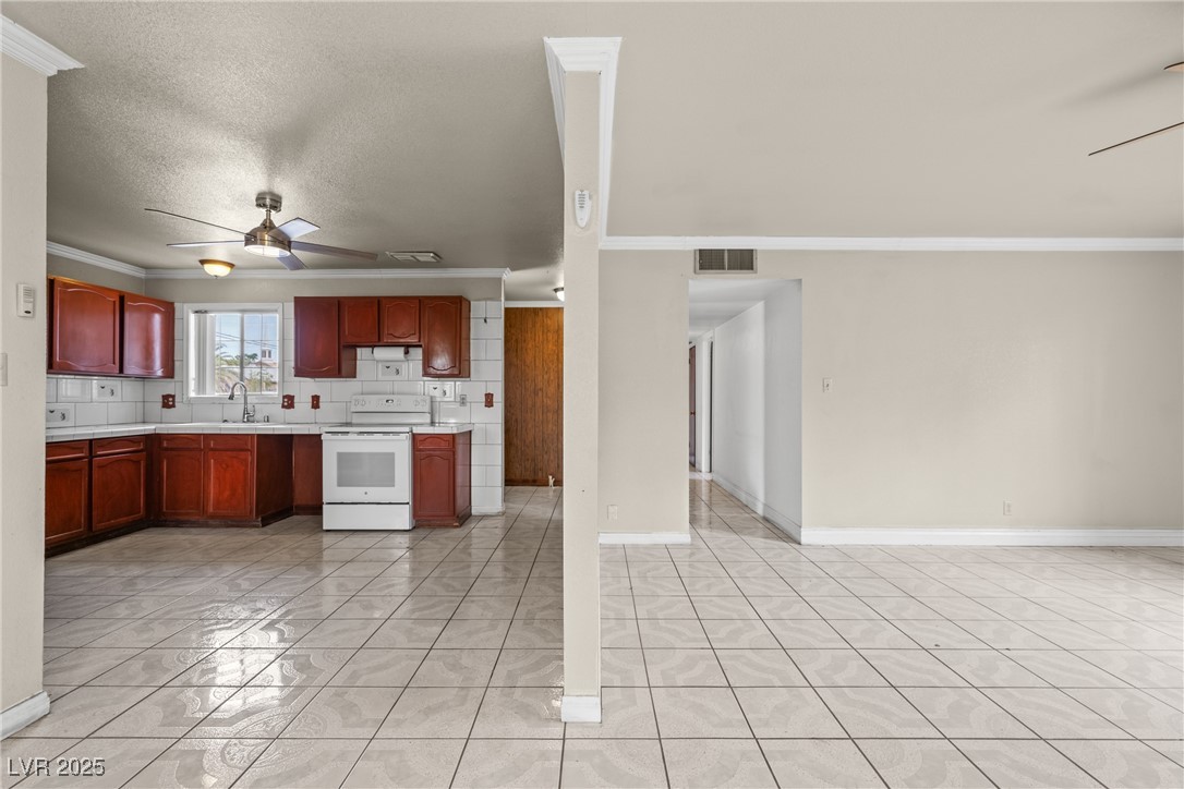 Las Vegas, Nevada 89107, United States, 4 Bedrooms Bedrooms, ,2 BathroomsBathrooms,Residential,Pending,203667