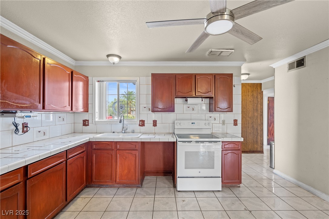 Las Vegas, Nevada 89107, United States, 4 Bedrooms Bedrooms, ,2 BathroomsBathrooms,Residential,Pending,203667