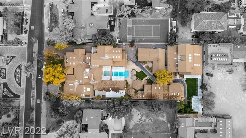 Las Vegas, Nevada 89107, United States, 14 Bedrooms Bedrooms, ,15 BathroomsBathrooms,Residential,Active,17171