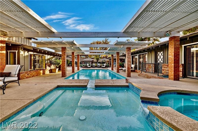 Las Vegas, Nevada 89107, United States, 14 Bedrooms Bedrooms, ,15 BathroomsBathrooms,Residential,Active,17171