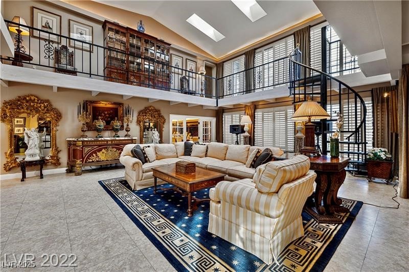 Las Vegas, Nevada 89107, United States, 14 Bedrooms Bedrooms, ,15 BathroomsBathrooms,Residential,Active,17171