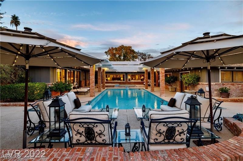 Las Vegas, Nevada 89107, United States, 14 Bedrooms Bedrooms, ,15 BathroomsBathrooms,Residential,Active,17171