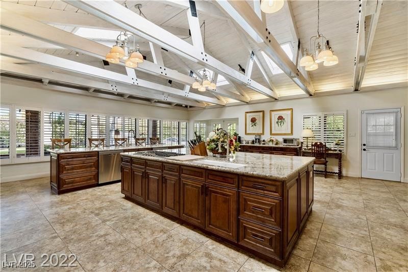 Las Vegas, Nevada 89107, United States, 14 Bedrooms Bedrooms, ,15 BathroomsBathrooms,Residential,Active,17171