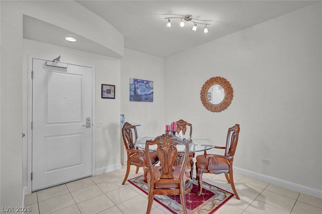 200 W Sahara Avenue 811