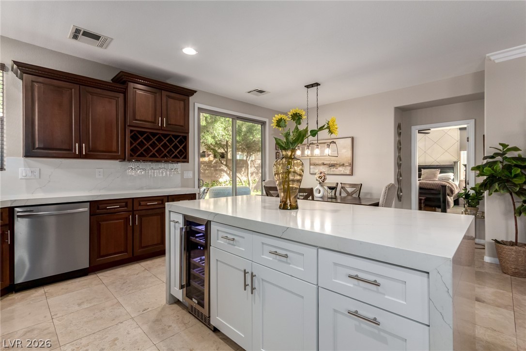 1040 Via Camelia Street