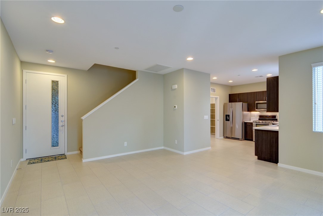 11236 Rainbow Peak Avenue 211