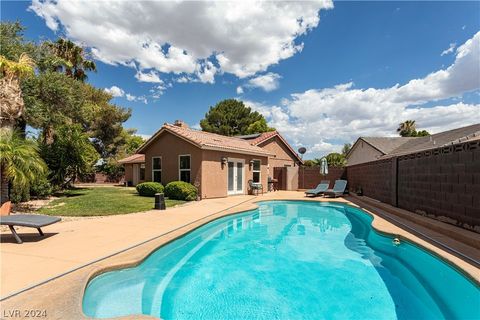 Single Family Residence in Henderson NV 2824 Landau Court.jpg