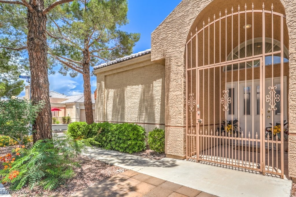 460 Strawflower Road