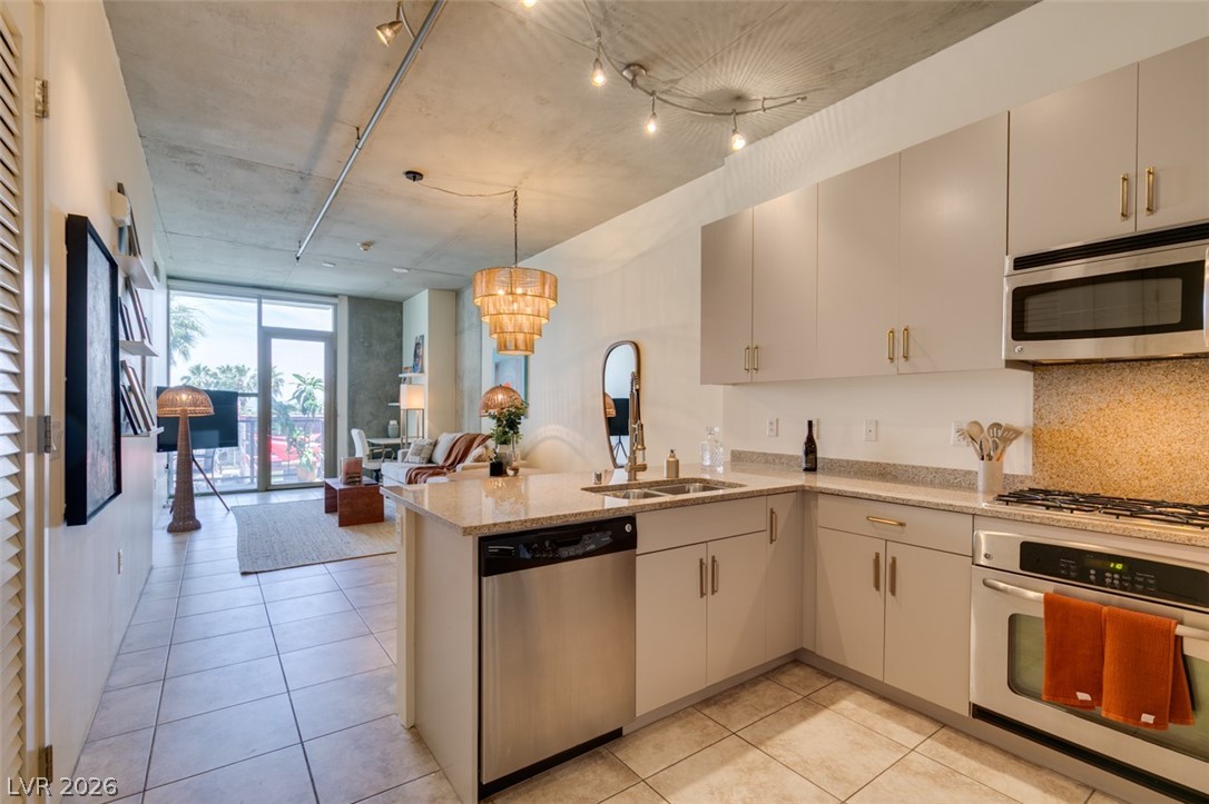 353 E Bonneville Avenue 343