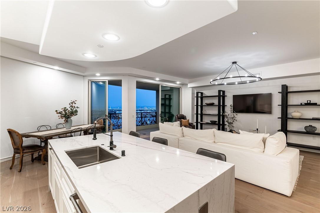 9103 ALTA Drive 607