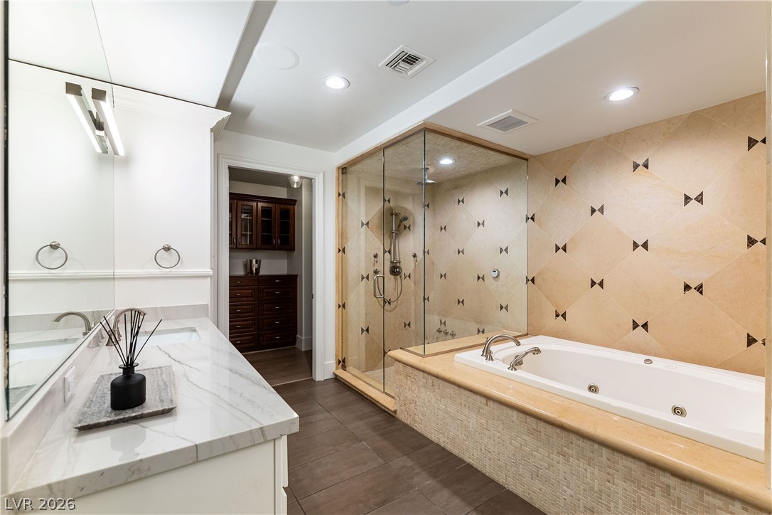 9103 ALTA Drive 607