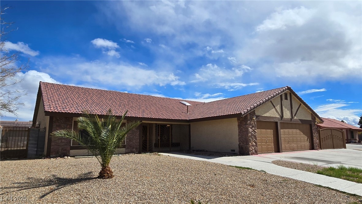 Las Vegas, Nevada 89146, United States, 4 Bedrooms Bedrooms, ,2 BathroomsBathrooms,Residential,Active,87636