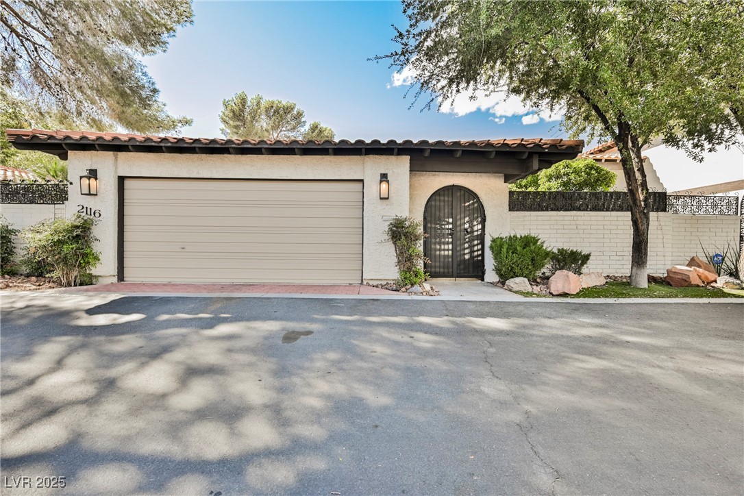 2116 Plaza Del Fuentes