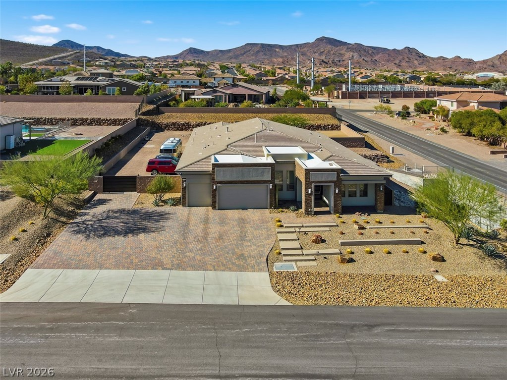 1211 Lake Heights Court