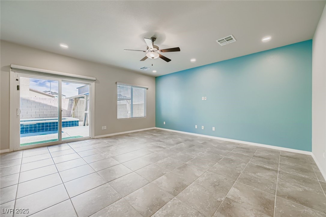 950 Willow Berry Avenue