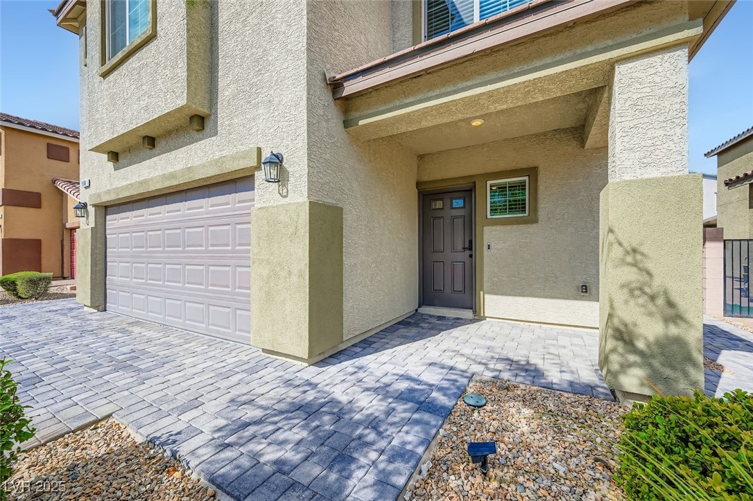 950 Willow Berry Avenue