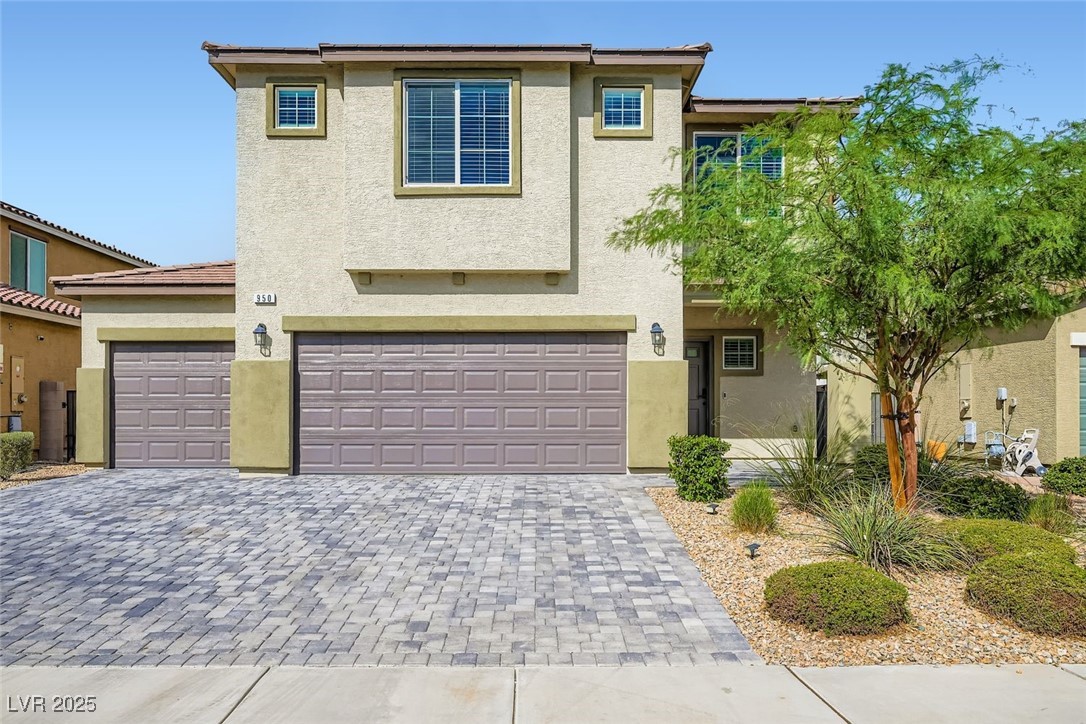 950 Willow Berry Avenue