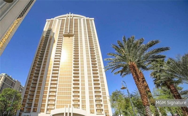Las Vegas, Nevada 89109, United States, 2 Bedrooms Bedrooms, ,3 BathroomsBathrooms,Residential,Active,249748 Las Vegas, Nevada 89109, United States, 2 Bedrooms Bedrooms, ,3 BathroomsBathrooms,Residential,Active,249748