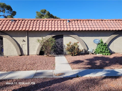 Townhouse For Sale - 809 Hedge Way #3<br/> Clark County, Las Vegas, NV 89110